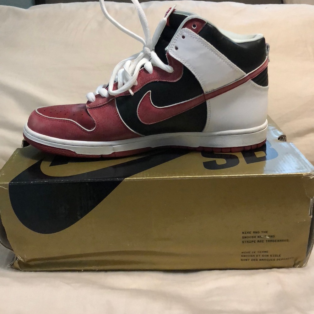 Black/deep red Nike Dunk High Jason SB